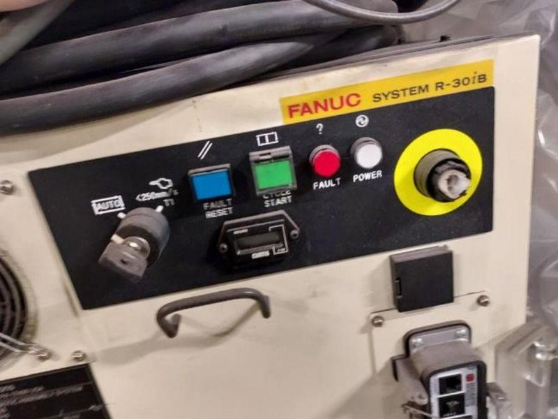 FANUC 2015 FANUC M-20iA 5-AXIS ROBOT   -  M-20iA