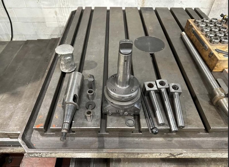 3.5" TOS MODEL #W9 ROTARY TABLE HORIZONTAL BORING MILL 1980 : YOBRO 25160