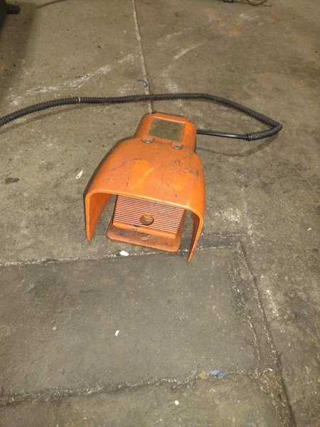 10&quot; X 10&quot; X 1/8&quot; COMACA MODEL EHN-260 UNIPUNCH HYDRAULIC NOTCHER: STOCK 12983