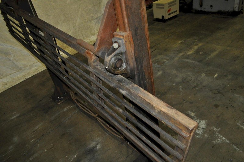 100&quot; X 17&quot; PRE THREAD UP TABLE