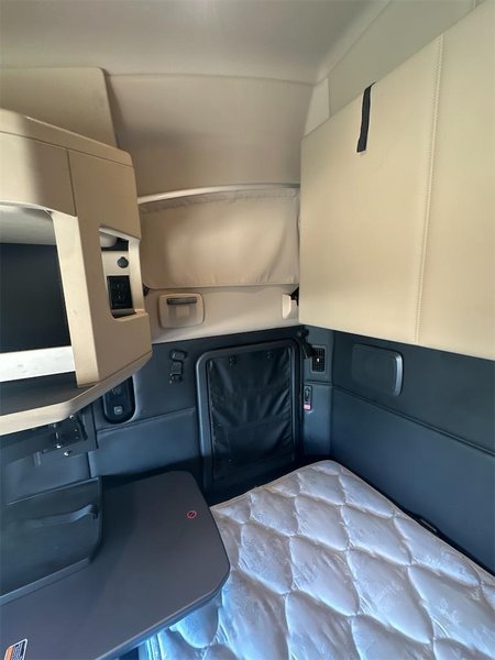 2022 Kenworth T680 1XKYD49X5NJ499897