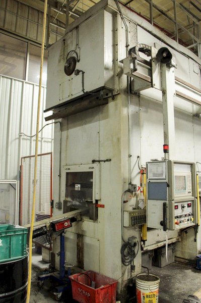220 Ton Manzoni E200 2MR/SL 200 Floor Mounted CNC HS Stamping Press, 2003- Siemens, Decoiler, Straightener