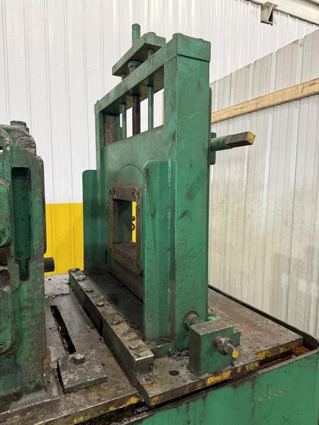 YODER ADJUSTABLE TURKS HEAD FOR ROLLFORMER: STOCK #25179