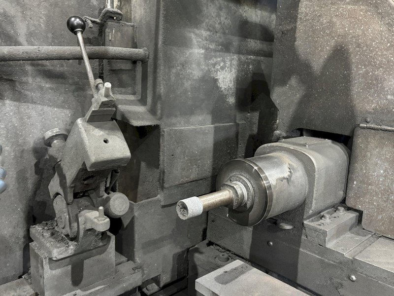 CINCINNATI MILACRON 273A UNIVERSAL INTERNAL GRINDER. STOCK # 0778325