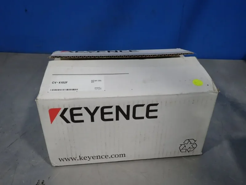 KEYENCE CONTROLLER  -  CV-X152F