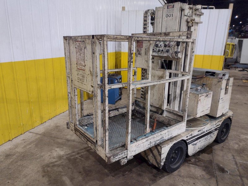 19' HIGH LIFT-A-LOFT MODEL #AMV-20 24 VOLT BATTERY POWERED MOBILE MANLIFT: YOBRO #25280