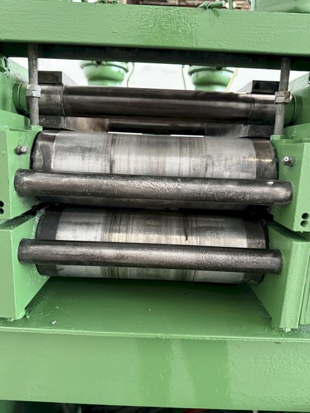 8,000 LB X 18" X .250" REGAL COIL CRADLE &amp; STRAIGHTENER. STOCK #1226924