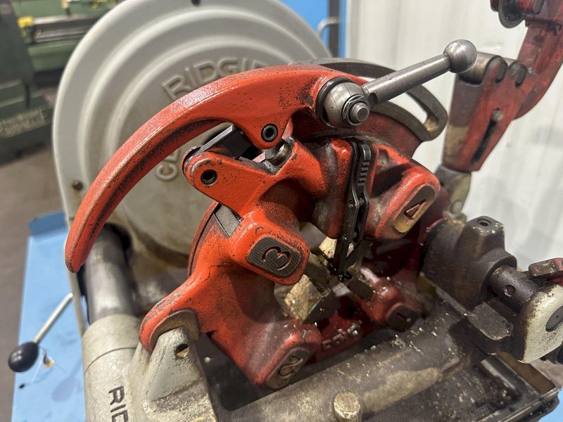 2" RIDGID MODEL # 1822- I BOLT &amp; PIPE THREADER: STOCK #77605
