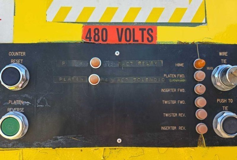 30&quot; X 36&quot; SELCO MODEL #HSO-107-A AUTO-TIE HORIZONTAL HYDRAULIC BALER: YOBRO #24559