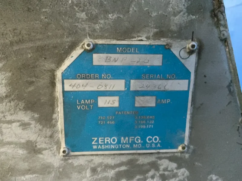 ZERO MFG SAND BLAST CABINET  -  BNP 220