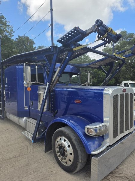 2022 Peterbilt  1NPXLP9X0ND758041