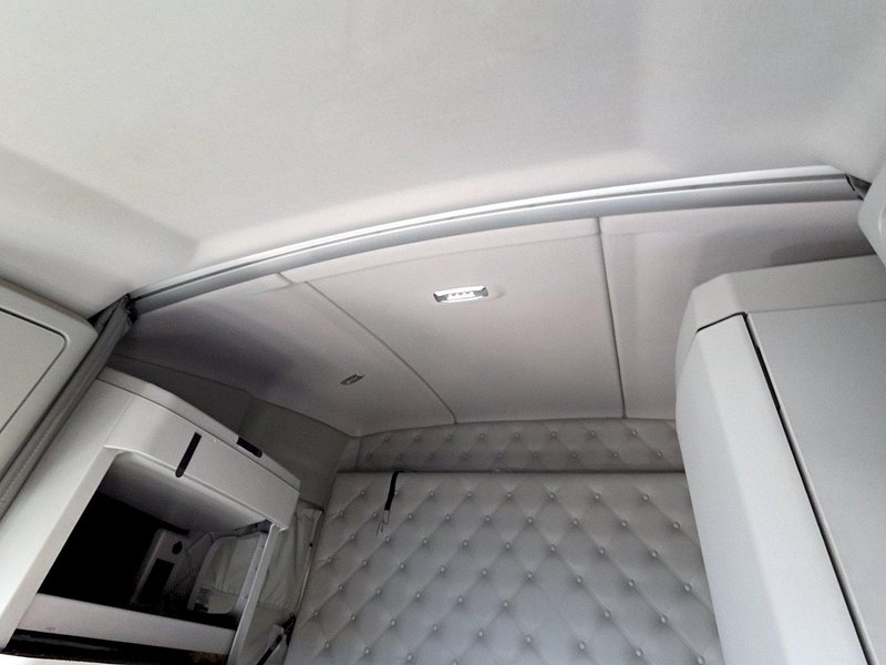 Kenworth T680 Sleeper Truck, 2020 – Paccar MX-13, Eaton Auto