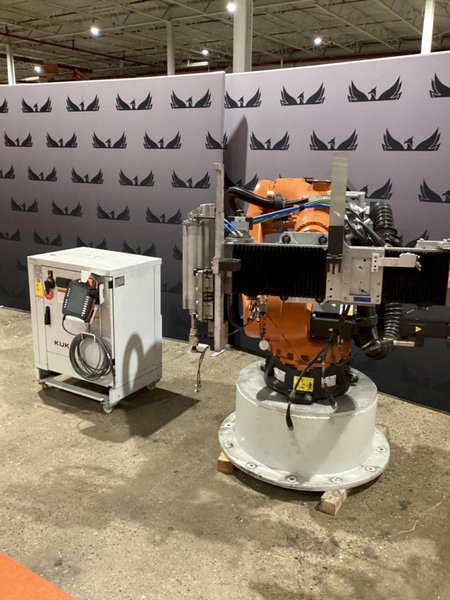 KUKA KR 120 R1800 nano Robot w/ KR C4 NA Controls, Missing Cable Set USED