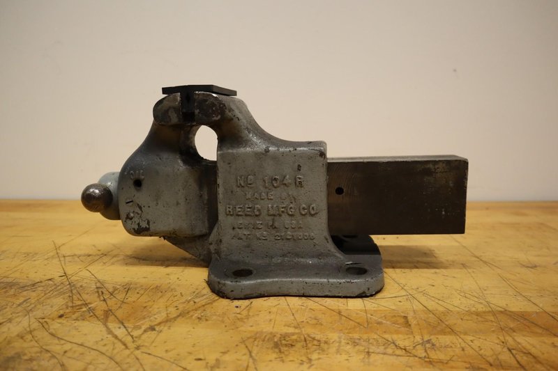 REED Bench Vise 104R, 4" Wide Jaws- Auction Item