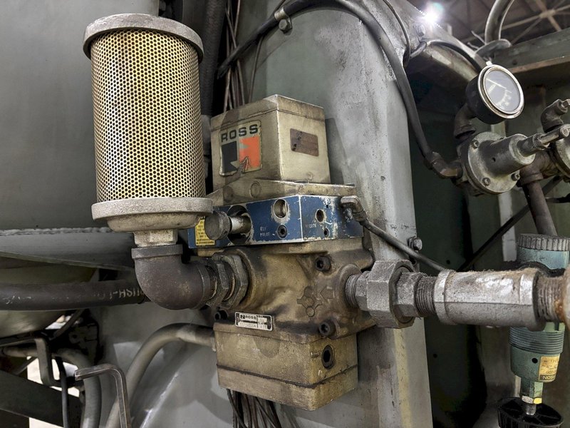 27 TON L&amp;J MODEL #W-27 OBI STAMPING PRESS 1.5" STROKE: STOCK #22435