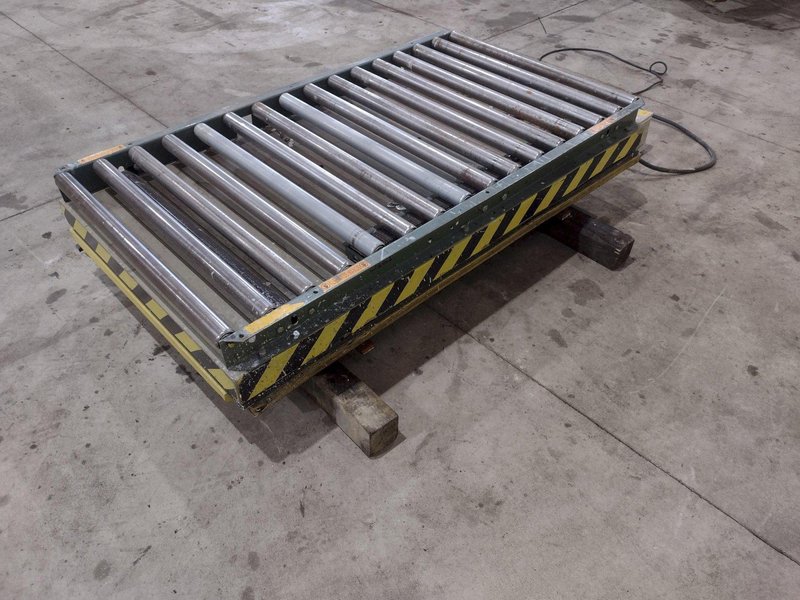 3500 LB X 60" X 36" SOUTHWORTH HYDRAULIC SCISSOR LIFT TABLE WITH ROLLER TOP: STOCK #20932
