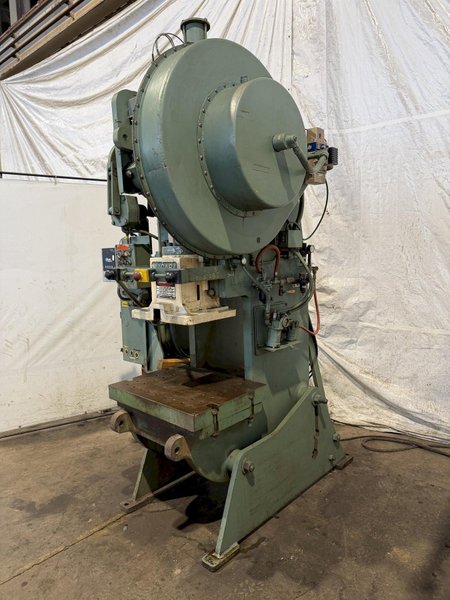 60 TON NIAGARA AF-4 BACK GEARED OBI PRESS. STOCK # 1214125.