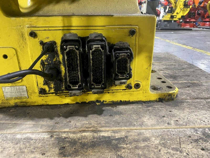 FANUC – R-2000iA/200T w/ R-J3iB Controls PARTS ONLY