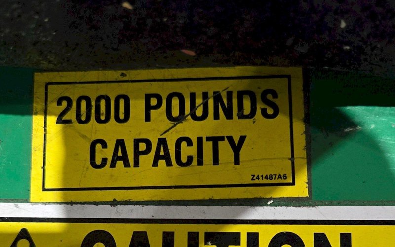 VALLEY CRAFT ULTRA GRIP 2000LB BATTERY POWERED DRUM A311765A CLAMP USED