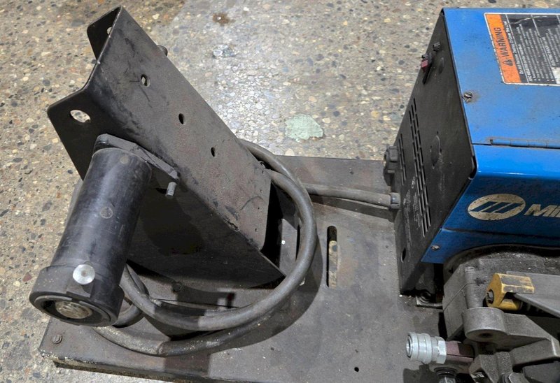 MILLER S-64 24V WIRE FEEDER USED