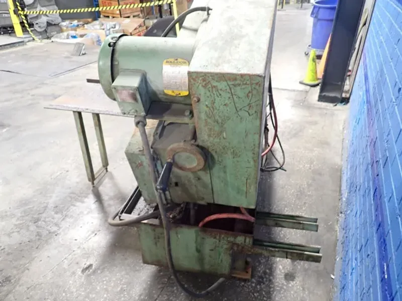 DOALL 24" X 8" HORIZONTAL BAND SAW  -  C-916