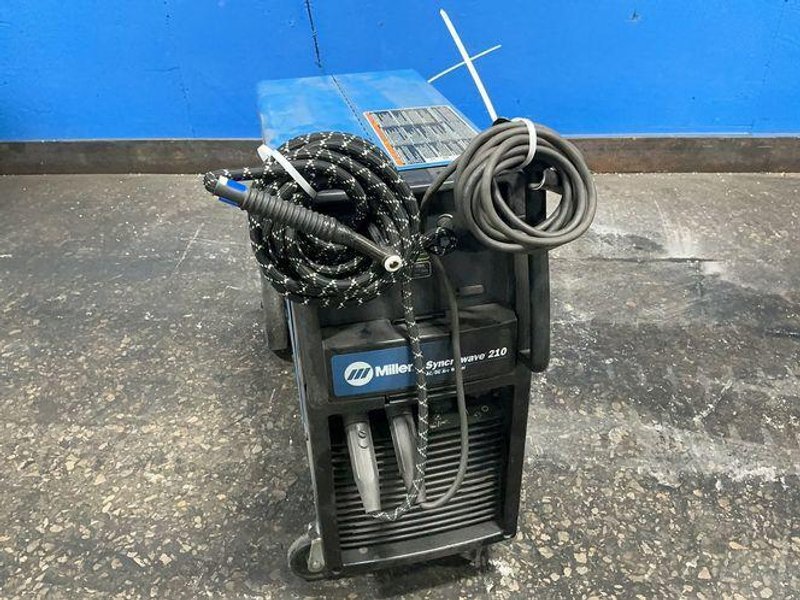 MILLER 150/184/210 A WELDER  -  SYNCROWAVE 210