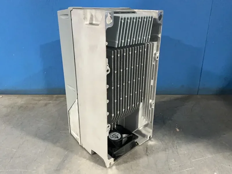 DANFOSS 20HP VLT AQUA SERVO DRIVE  -  131Z0575
