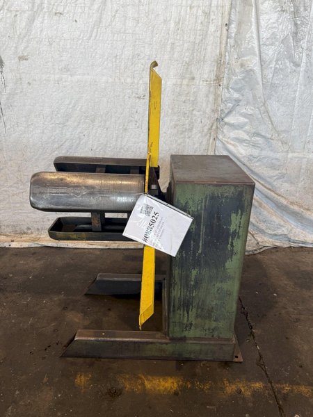 2,500 LB X 18&quot; AMERICAN MODEL 60 UNCOILER. STOCK # 0885025
