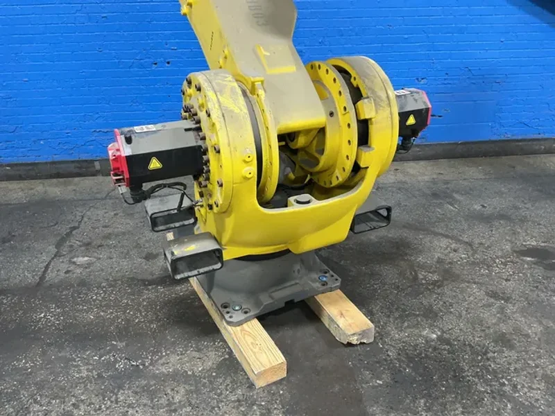 FANUC ROBOT ARM  -  M-900IB/280L