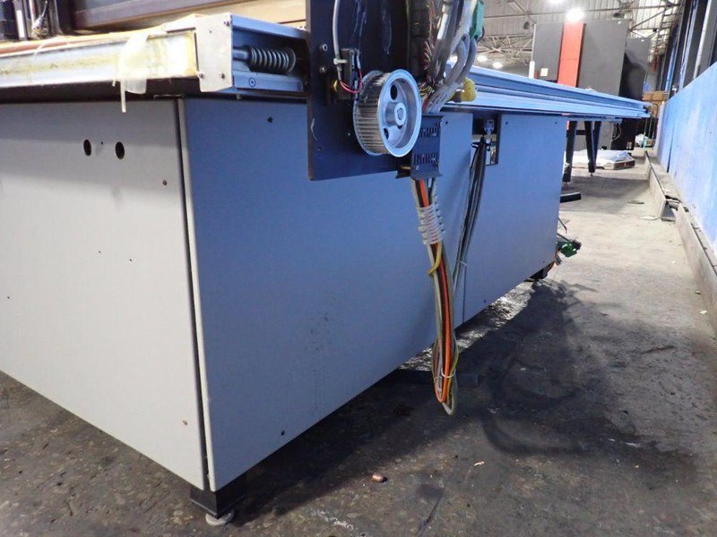 GERBER 96" X 75" CUTTING TABLE