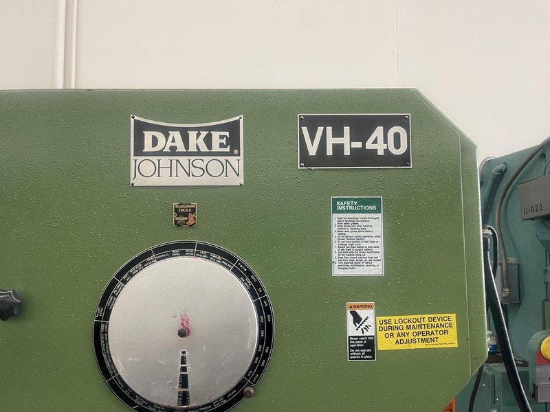 DAKE VH-40 VERTICAL BANDSAW VARIABLE SPEED WITH BLADE WELDER