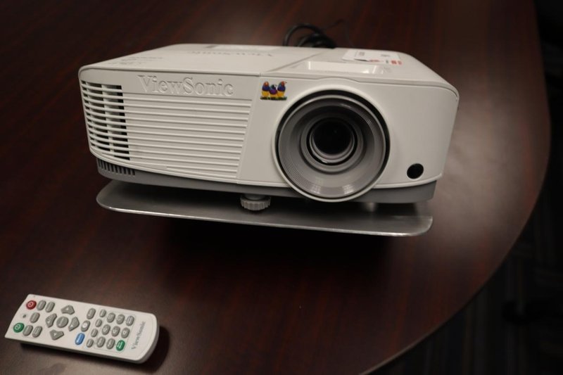 Viewsonic Projector w Remote- Auction Item