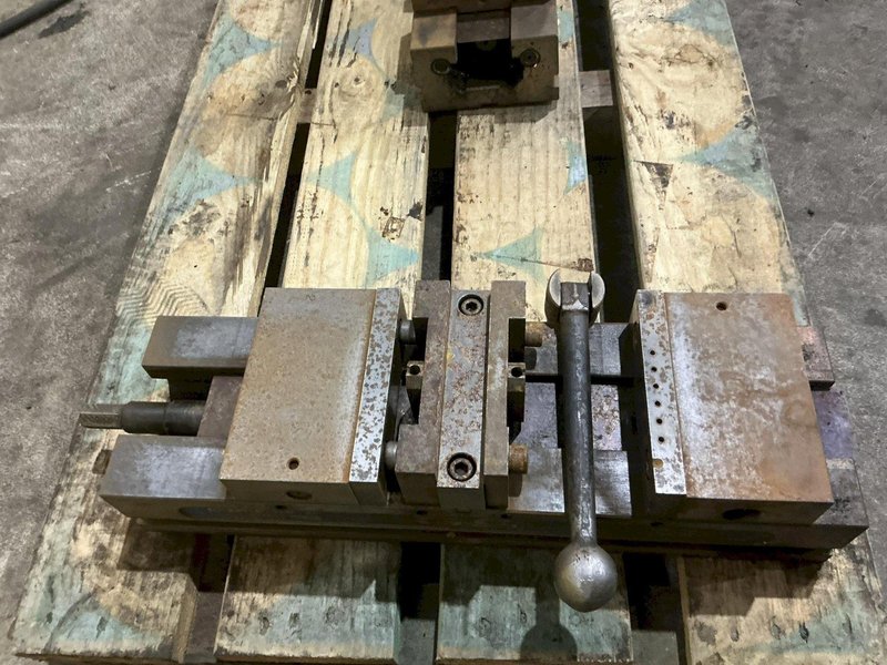 6" LOCKWELL MODEL TLD-60 DOUBLE CLAMP VISE, WITH ANTI-LIFT MECHANISM: YOBRO #25060