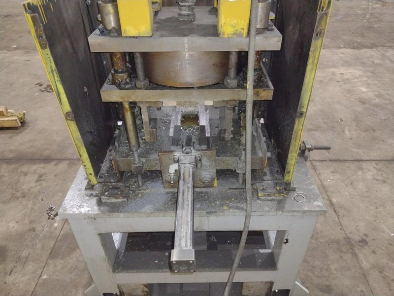 7 TON AIRAM ARDCOR PNEUMATIC 4 POST CUTOFF PRESS: YOBRO #25223