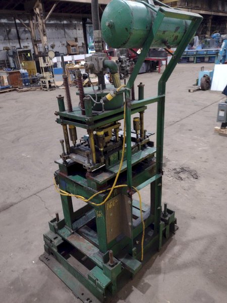 7 TON AIRAM PNEUMATIC CUTOFF PRESS: STOCK #19532