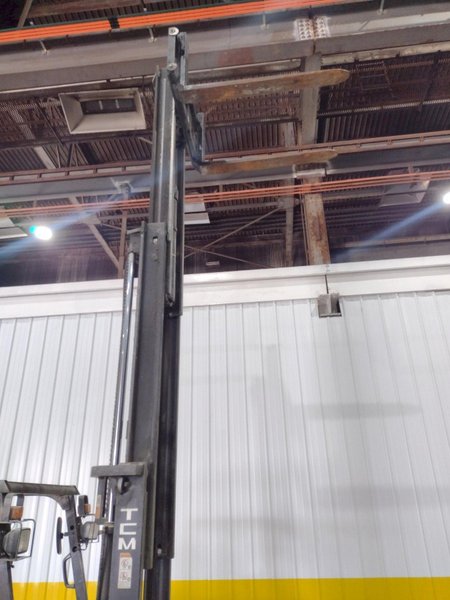 5,550 LB TCM MODEL #FCG30 PROPANE FORKLIFT: STOCK #19593