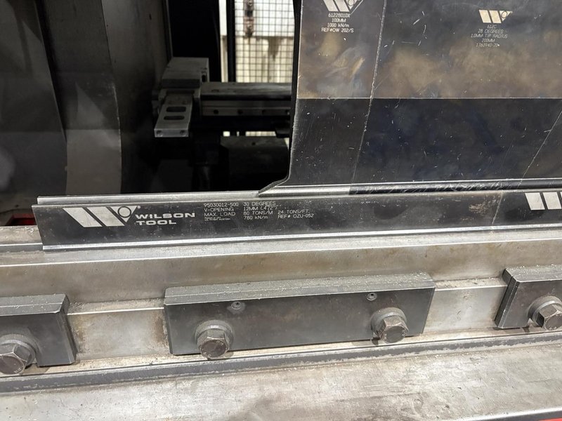 243 Ton x 14’ Amada HDS-2204NT Hydraulic Press Brake, 2011 – Backgauge