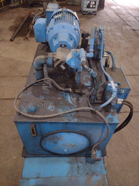30&quot; X 40&quot; KMF MODEL 3040L CLOSED END HYDRAULIC HORIZONTAL BALER: STOCK #17911