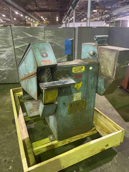 Fox model 320-63 20" double end grinder s/n 6956056, note: only using one side as a belt grinder