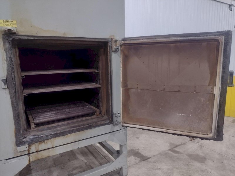 60&quot; X 38&quot; X 38&quot; X 1,000 DEGREE PRECISION QUINCY CORP MODEL #45E-1000M HEATED OVEN: STOCK #20624