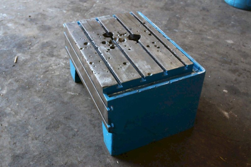 34&#039; X 25&#039; X 20&#039; T SLOTTED  BOX DRILL TABLE: STOCK #69786