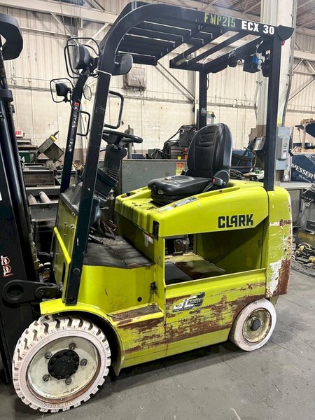 USED CLARK 6,000 LB ELECTRIC FORKLIFT MODEL ECX 30, Stock# 11017, Year: 2014