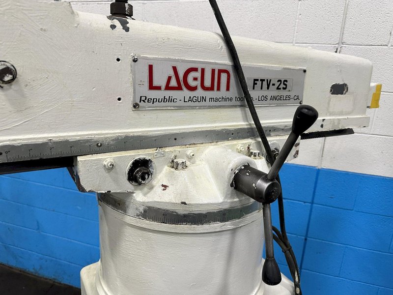 2HP BRIDGEPORT MANUAL MILL WITH DRO: STOCK #77459