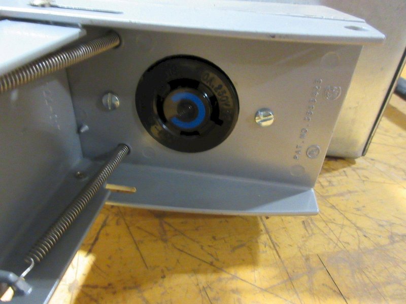 Machine Status Beacons Patlite (12) &amp; Plug Box w/ 250V 3&amp;4 Prong- Auction Item