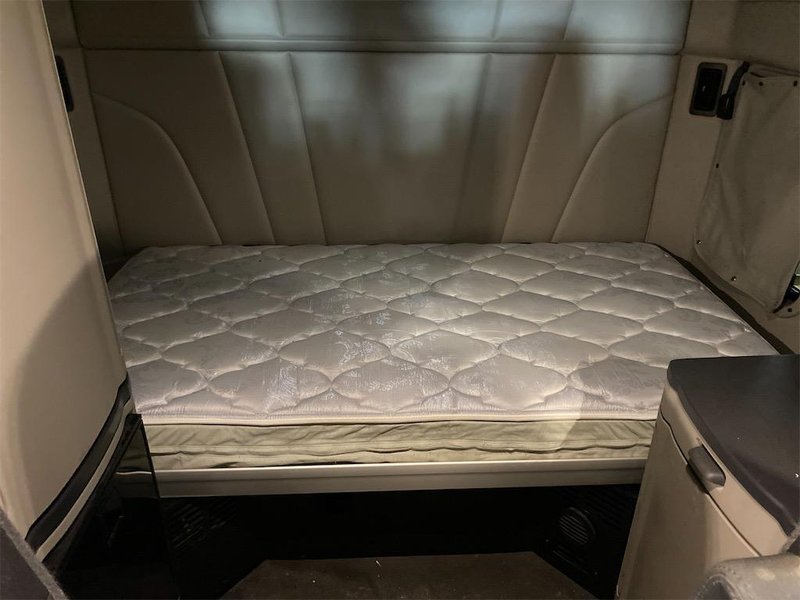 2024 Peterbilt 567 1XPCD49X8RD676676