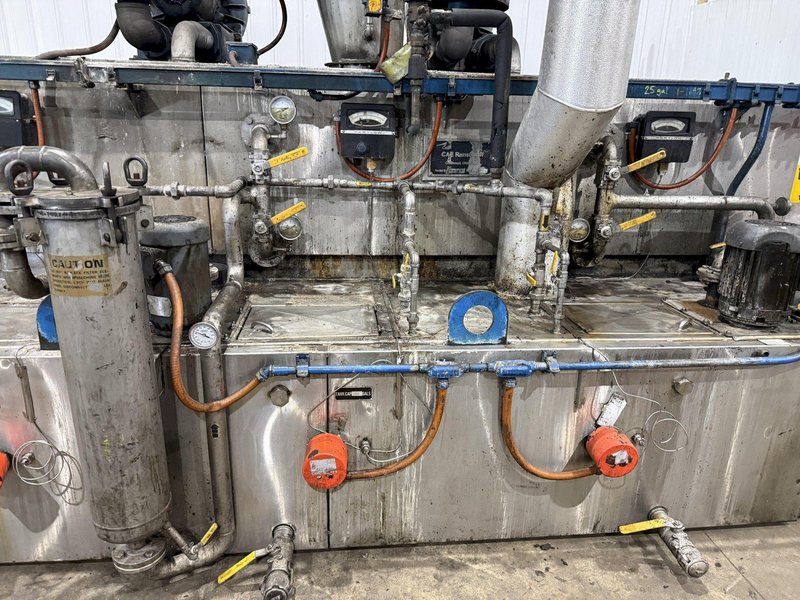 24" WIDE x 8" HIGH CAE RANSOHOFF 4-STAGE STAINLESS STEEL BELT CONVEYOR PARTS WASHER, WITH RUST INHIBITOR APPLICATION: YOBRO #25378