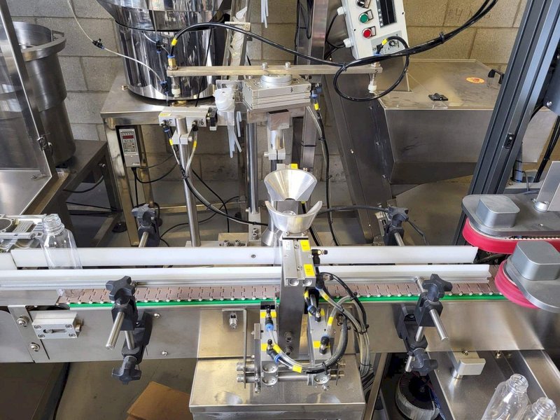 Sinoped Automatic Capping Machine, Capable of Pump Cap/Plunger Application, 2020