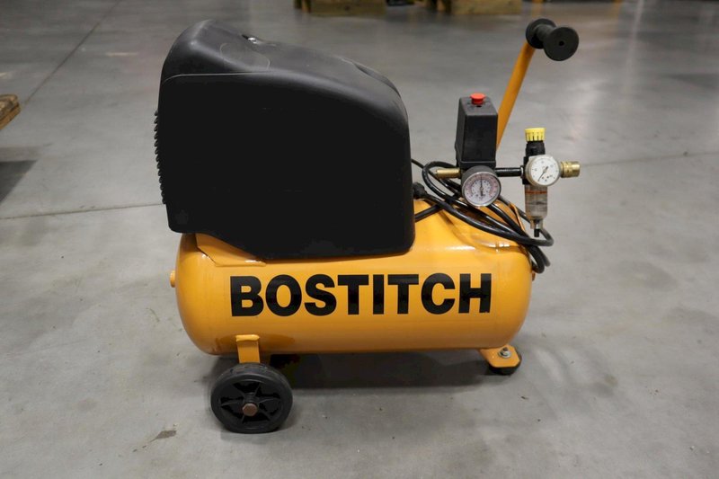 Bostitch CAP1560, 6 Gallon 120 PSI Portable Air Compressor- Auction Item
