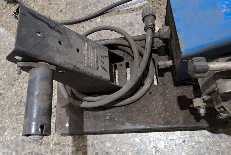 MILLER 70 SERIES WIRE FEEDER USED