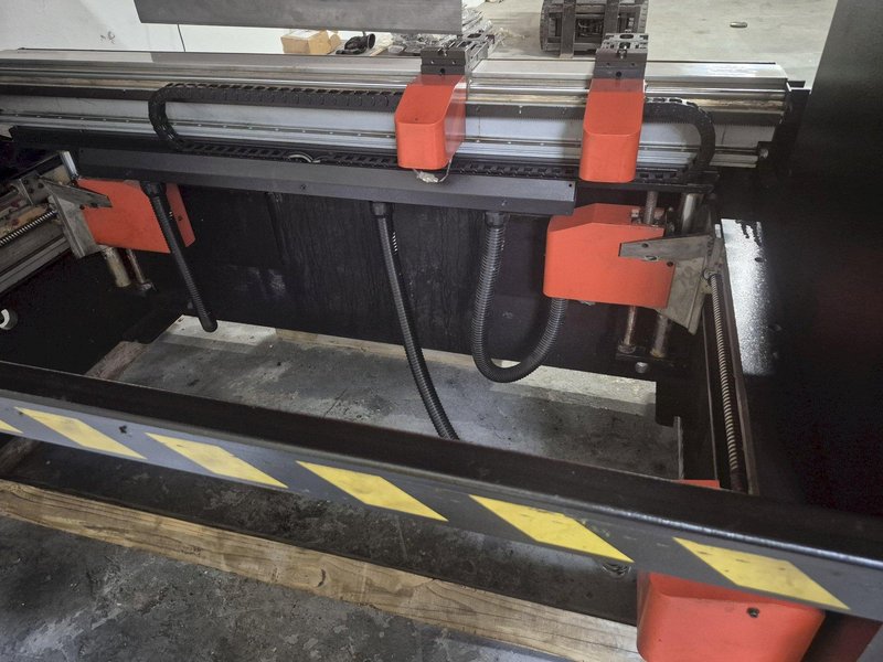 88 Ton x 8.5′ Amada HFE 80-25s CNC Hydraulic Press Brake, 2001 – 8 Axis